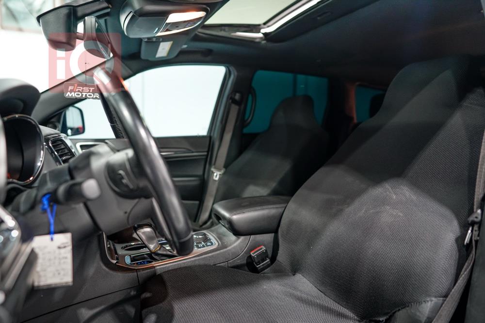 جیپ گراند شیرۆکی